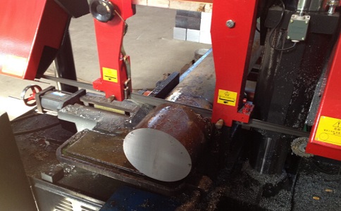 龙胜卧式带锯床加工时出现明显振荡如何排查？